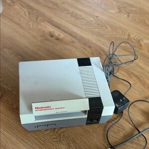 Nintendo Entertainment System - Iconic Gray Console